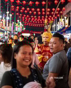 Улица еды Jalan Alor в Куала Лумпуре