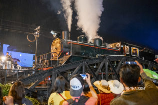 Фестиваль River Kwai Bridge Week в Канчанабури Таиланд