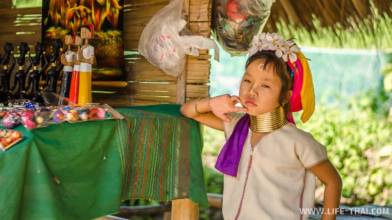 Племя падаунг, карены, Таиланд