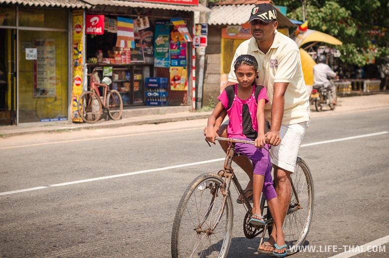 Люди и транспорт в Шри Ланке