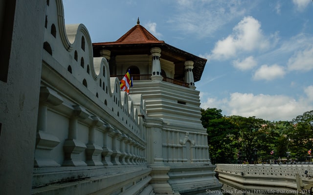 Храм Зуба Будды, Канди, Шри Ланка