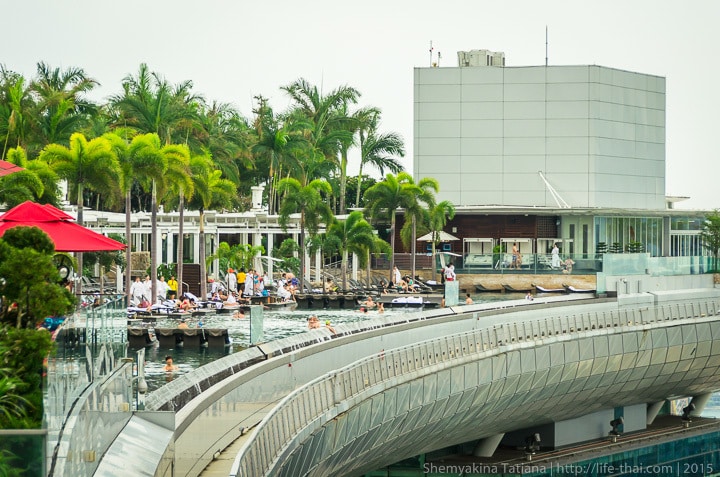 Бассейн в отеле Marina Bay Sands, Сингапур