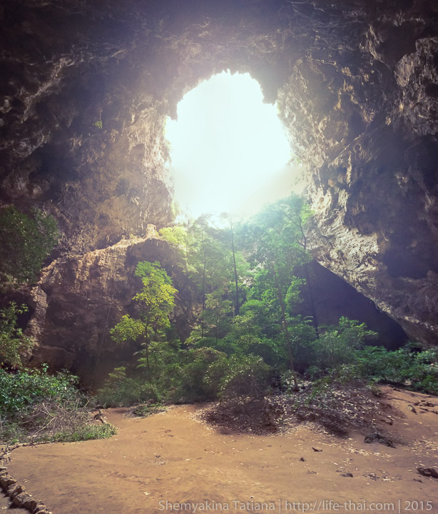 Пещера Прайя Накхон в Таиланде