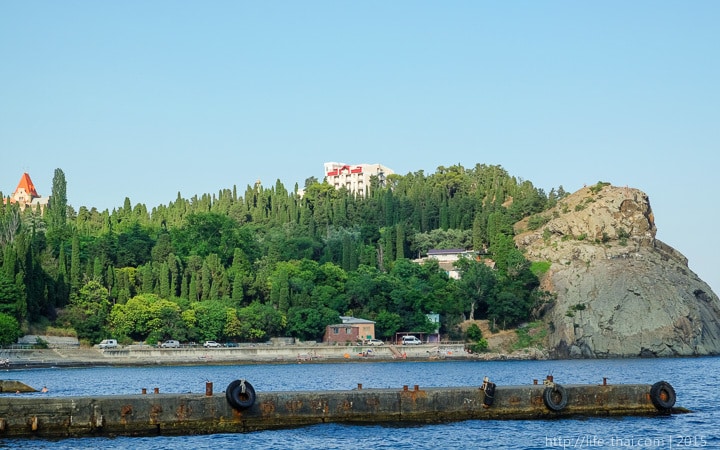Посёлок Утёс, Крым