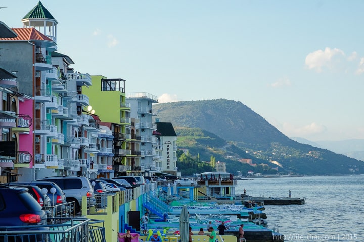 Посёлок Утёс, Крым