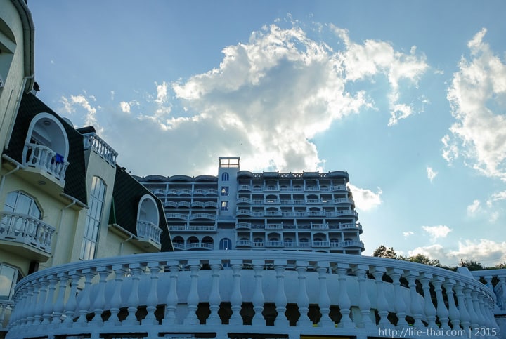 Посёлок Утёс, Крым