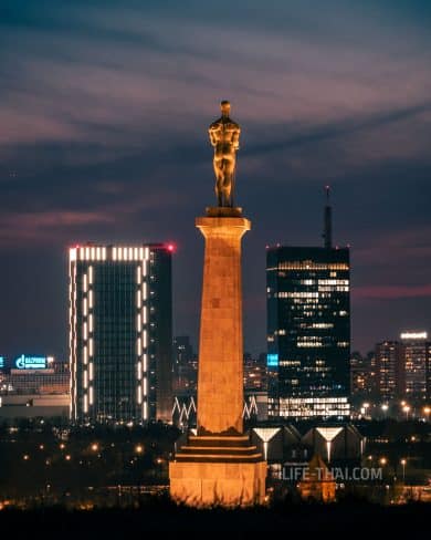 Символ Белграда в парке Калемегдан