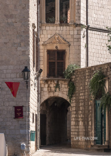 Дворец Драго (palata Drago) в Старом городе Котора, Черногория