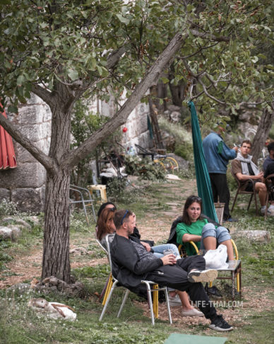 Кафе на бесплатной тропе на крепость Котора