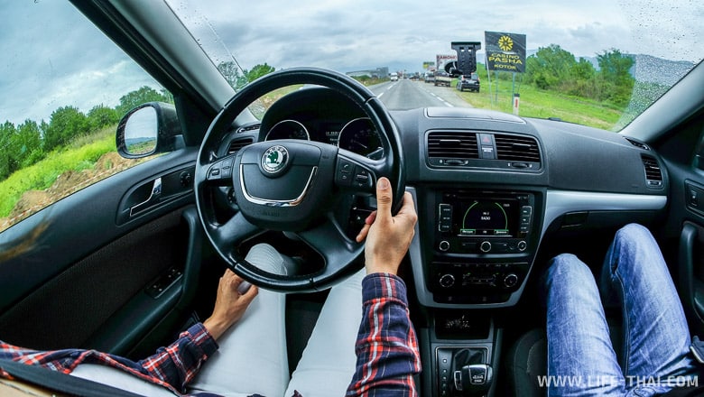 Салон Skoda Yeti Внедорожник Skoda Yeti в аренду в Черногории