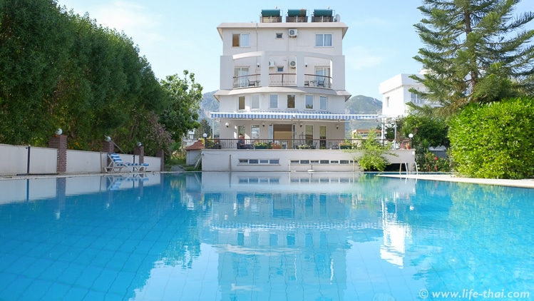 Отель в Гирне (Кириния), Северный Кипр
