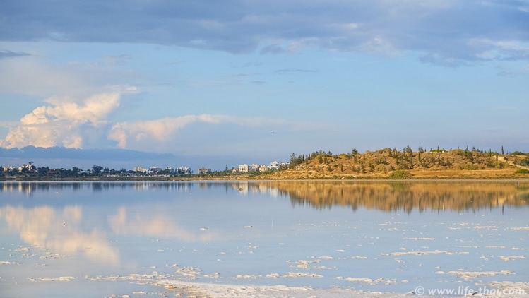 Солёное озеро в Ларнаке, Кипр