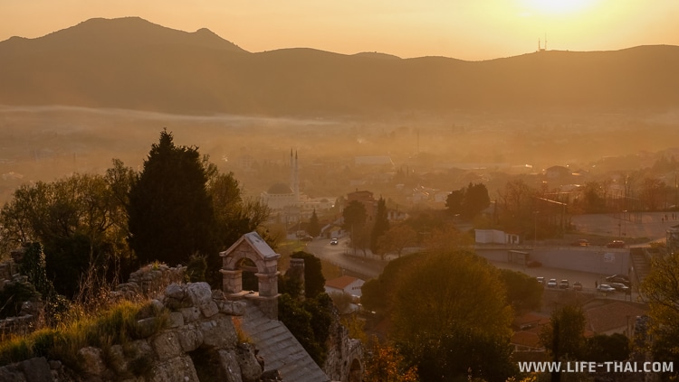 Закат в Старом городе Бара, Черногория