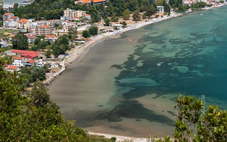 Пляж Игало с лечебной грязью в Черногории