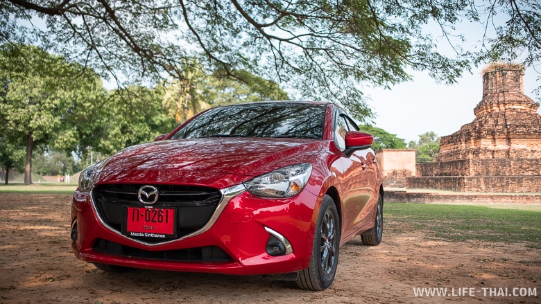 Одна из популярных машин в прокатах Таиланда - Mazda 2