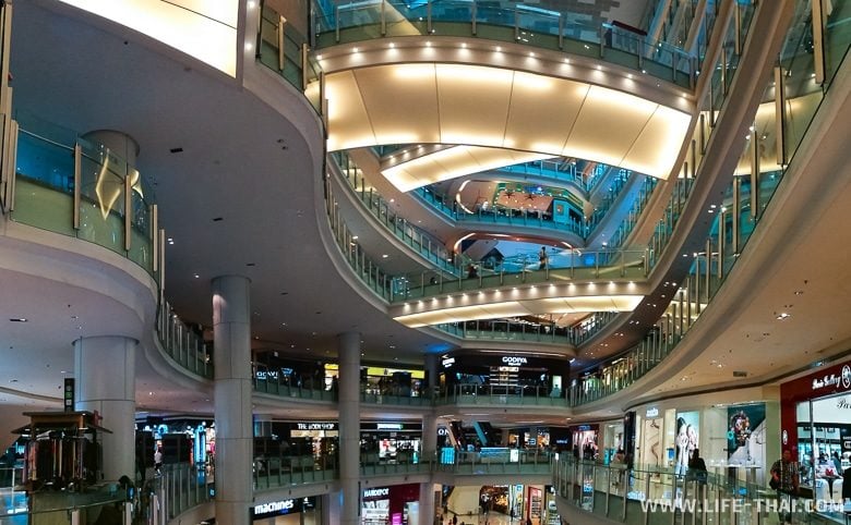 Торговый комплекс NU Sentral около автостанции KL Sentral в Куала Лумпуре