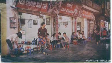 Вьетнамцы обожают сидеть на корточках