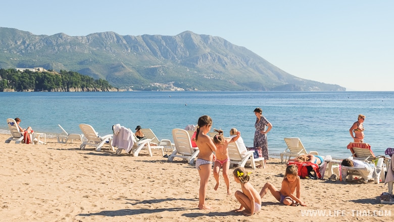Погода в октябре в Черногории. Пляжный сезон заканчивается.