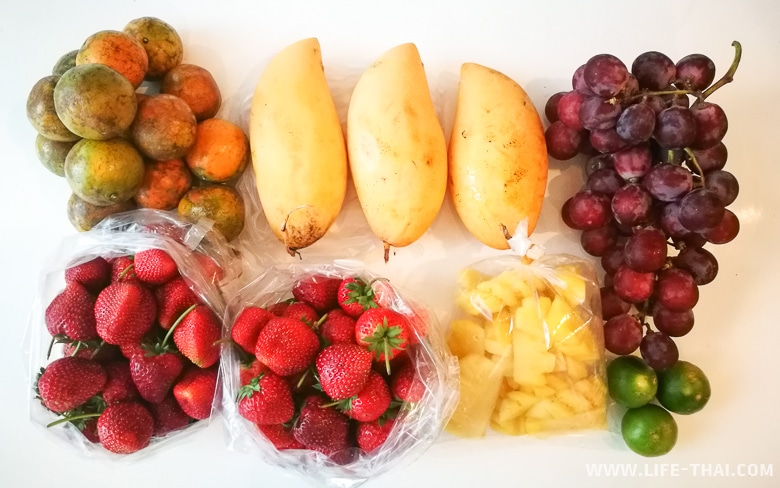 Разнообразие фруктов в марте в Таиланде