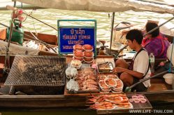 Еда на плавучем рынке в Ампхаве