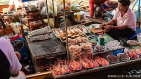 Что попробовать на плавучем рынке в Ампхаве