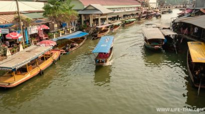 Каналы на плавучем рынке Ампхава в Бангкоке, Таиланд
