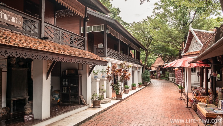 Старый рынок, Old Town market в парке Ancient Siam