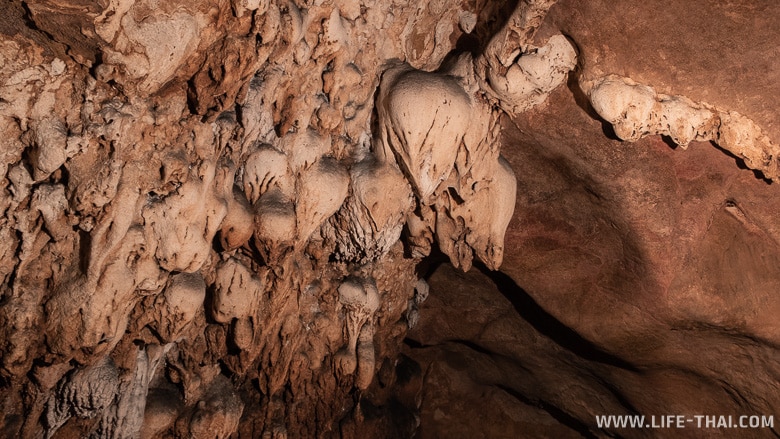 Черепа в пещере Чиангдао