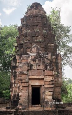 Кхмерский храм Prasat Ta Muan Tot в Сурине