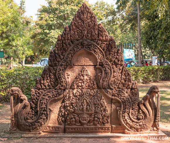 Кхмерский храм Прасат Муанг Там в Бурираме, Таиланд