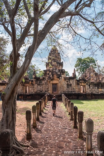 Кхмерский храм эпохи импреии Ангкора в Таиланде