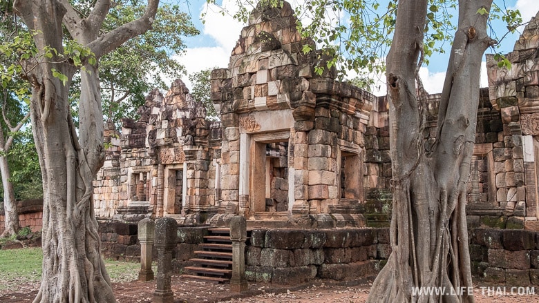 Что посмотреть в Сакео - кхмерские храмы