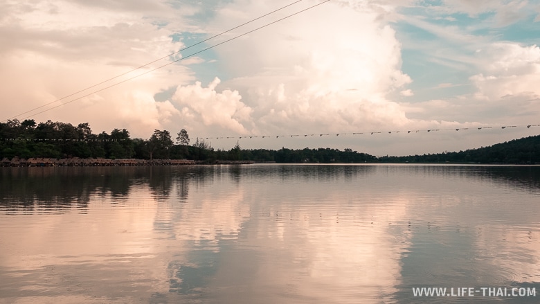 Озеро Huay Tueng Thao - место для отдыха и рыбалки в Чиангмае