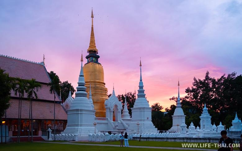 Что посмотреть в Чиангмае - Ват Суан Док, один из красивейших храмов Чиангмая