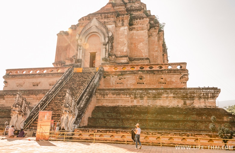 Достопримечательности Чиангмая - Ват Чеди Луанг (Wat Chedi Luang) в Чиангмае