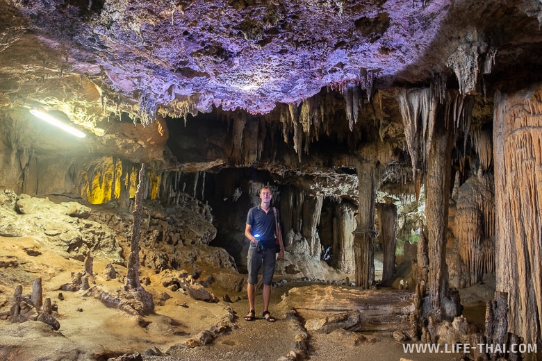 Зала в самой страшной пещере Tham Le Khao Kob Таиланда
