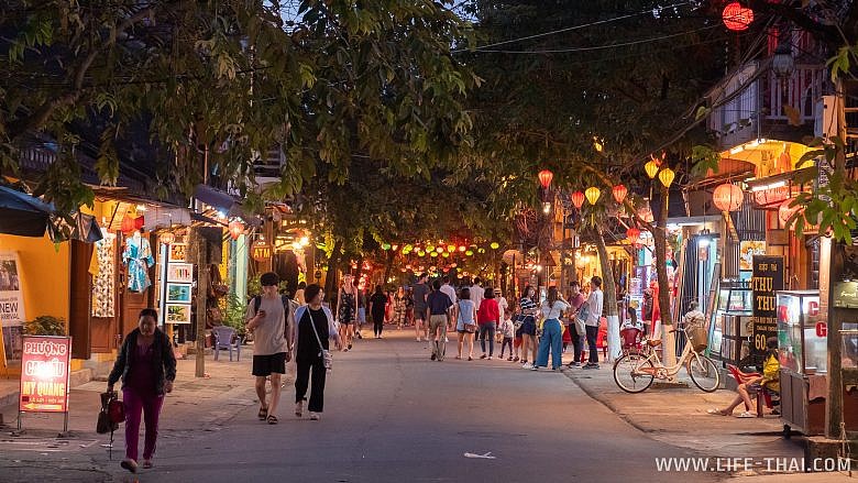 Улицы старого города в Хойане