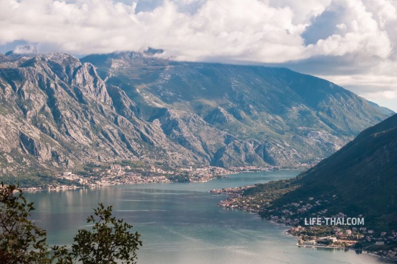 Вид на Боко-Которский залив с горы Враново Брдо