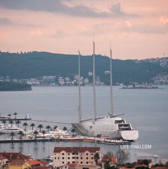 Яхта А российского миллиардера Мельниченко в Порто Монтенегро, Черногория