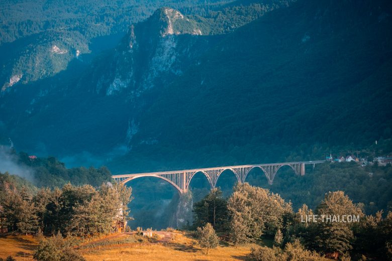 Мост Джурджевича в Черногории