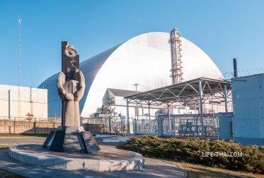 Саркофаг Чернобыльской Атомной Станции, Украина