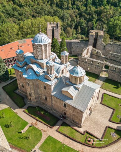 Монастырь Манасия в Сербии