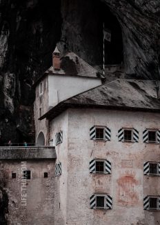 Замок Предъяма в Словении