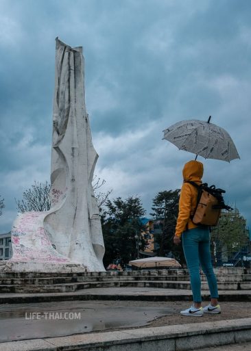 Споменик в Струге, North Macedonia