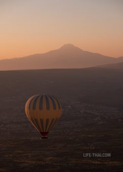 Рассвет на воздушном шаре в Каппадокии, Турция