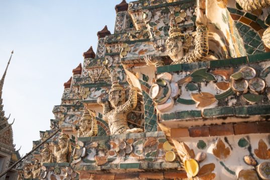 Храм wat Arun в Бангкоке, Таиланд
