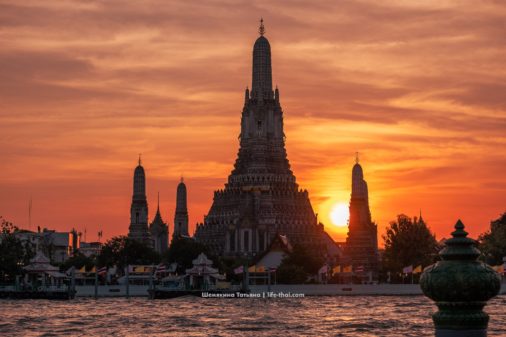 Храм ват Арун (wat Arun) в Бангкоке, Таиланд