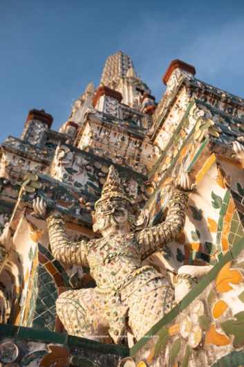 Храм wat Arun в Бангкоке, Таиланд