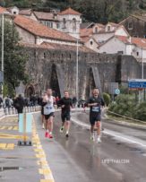 Финиш Бокельского марафона в старом городе Котора