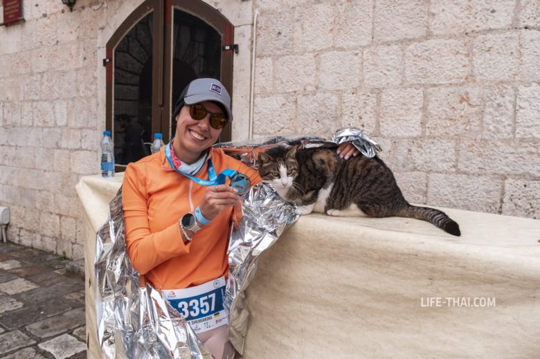 Финиш Бокельского марафона в Старом Которе, Черногория